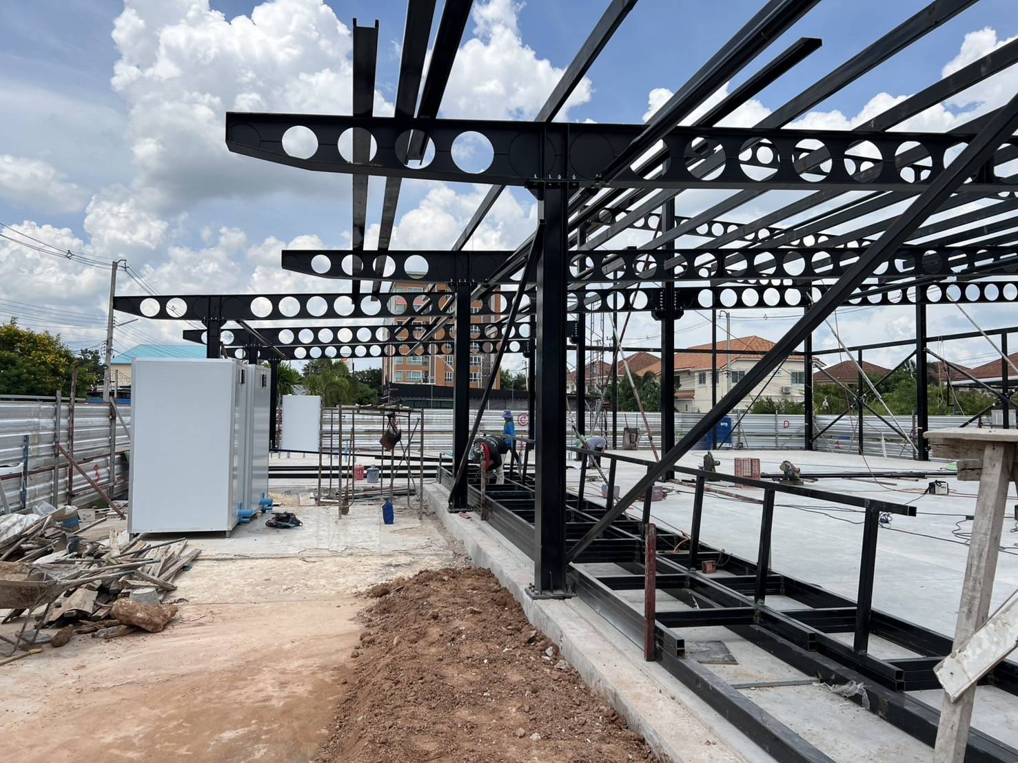 Black cellular beam structure